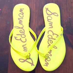 Like new! Neon flip flops